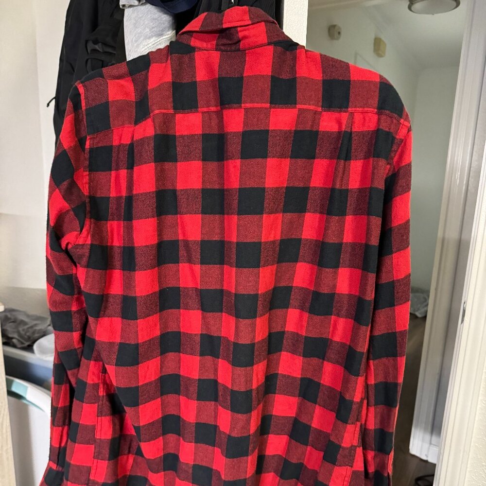 Uniqlo Button Down Shirt  Size Medium